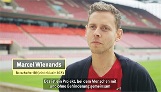 Standbild aus einem Video zeigt Marcel Wienands im Profil.