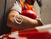 Wirksamkeit geprüft: zertifizierte Sonnenschutzmittel im beruflichen Einsatz