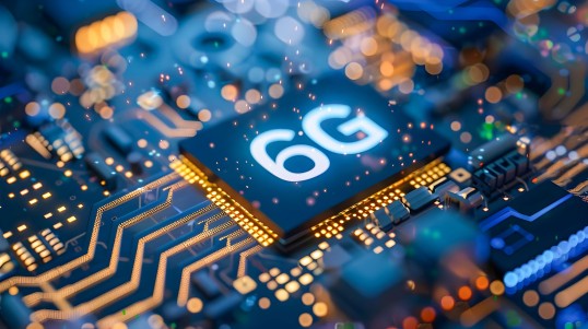 Bild eines 6G-Chips auf einer Leiterplatte