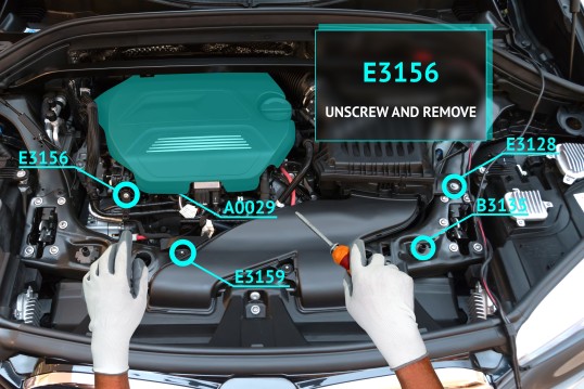 Blick in einen PKW-Motor mit eingeblendeten 