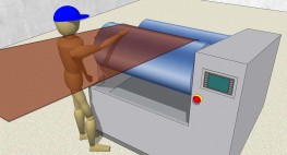 Schematische Darstellung: Ein Folienband läuft über eine Walze in eine Maschine ein, vor der eine Person steht.