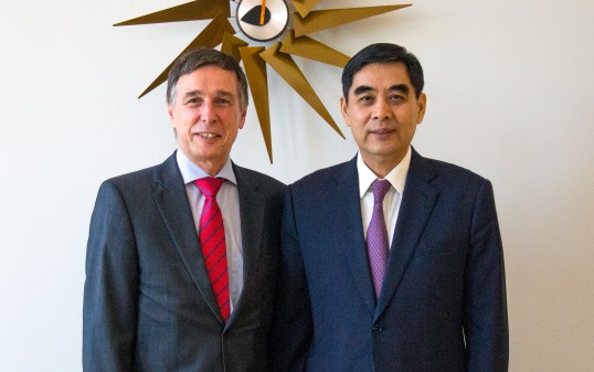 Dr. Joachim Breuer and Minister ZHANG Jinan