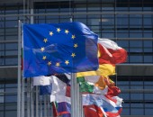 Symbolbild zeigt die europäischen Flaggen
