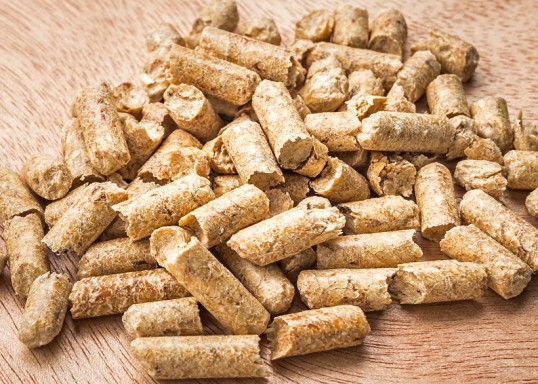 Holzpellets auf einem Haufen