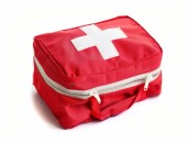 Bild einer roten Erste-Hilfe-Tasche mit einem weißen Kreuz.
