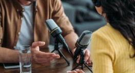 Bild von einer Podcastsituation.