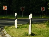Bild einer Kurve auf einer Landstraße.