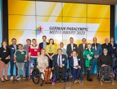 Bild: Abschlussfoto des GPMA 2023 mit allen Nominierten, Preisträgerinnen und Preisträgern sowie den Laudatoren und dem Schirmherrn.