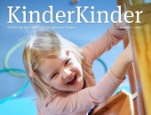 Foto: Nahaufnahme von einem Kind beim Klettern