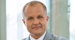 Portrait von Dr. Stephan Fasshauer, Hauptgeschäftsführer der DGUV.